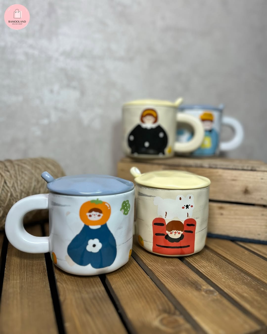 ماگ سرامیکی درب دار بهمراه قاشق طرح تپلوها کلکسیونی